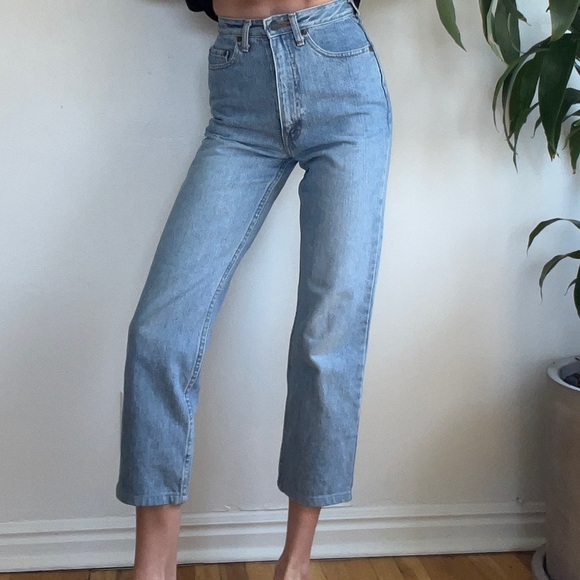 💔SOLD 💔Vintage high rise Levi jeans - Picture 2 of 5